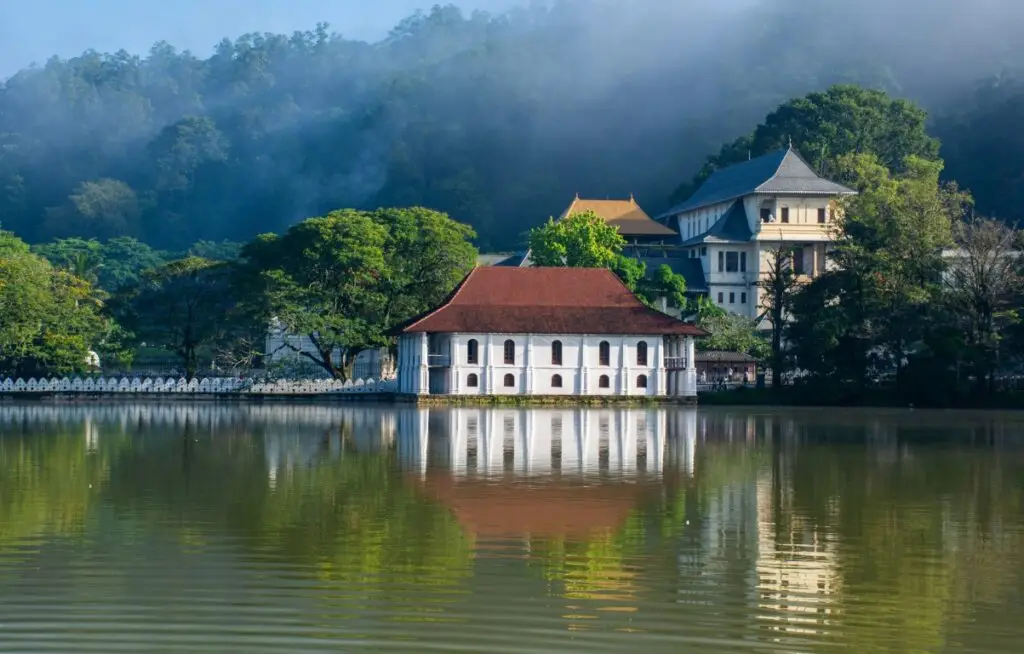 The Grand Sri Lankan Voyage