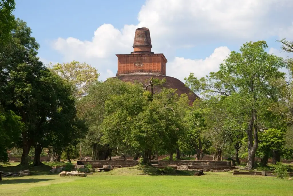 Isle Do It All & 13 Days in Sri Lanka